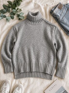 Gray Chunky Knit Turtleneck Sweater Cozy Minimalist Neutral M